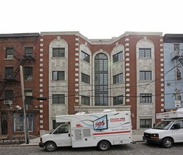 85 Hudson Ave in Brooklyn, NY - Building Photo - Building Photo