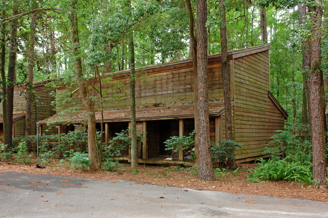 310 Wood Grove Ct in Tallahassee, FL - Foto de edificio