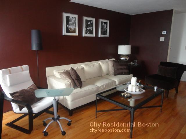 380 Dorchester St in Boston, MA - Foto de edificio - Building Photo