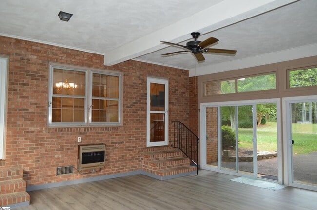 2462 E Blackstock Rd in Roebuck, SC - Building Photo - Building Photo