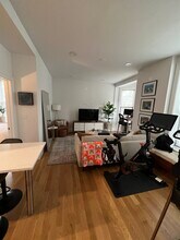 2854 N Racine Ave, Unit 2 in Chicago, IL - Building Photo - Building Photo