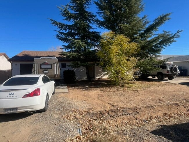 3165 N Yavapai Rd E in Prescott Valley, AZ - Building Photo - Building Photo