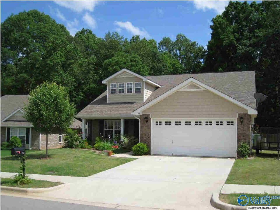 122 NW Wittington Ln in Madison, AL - Building Photo