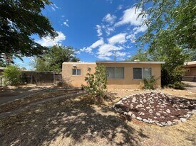 9205 Shoshone Rd NE in Albuquerque, NM - Building Photo