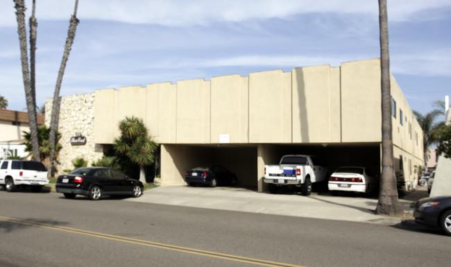 Shore Crest in Huntington Beach, CA - Building Photo - Building Photo