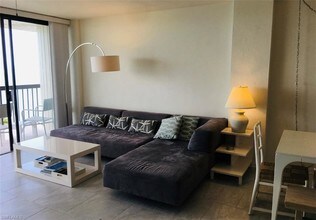 26300 Hickory Blvd-Unit -601 in Bonita Springs, FL - Foto de edificio - Building Photo