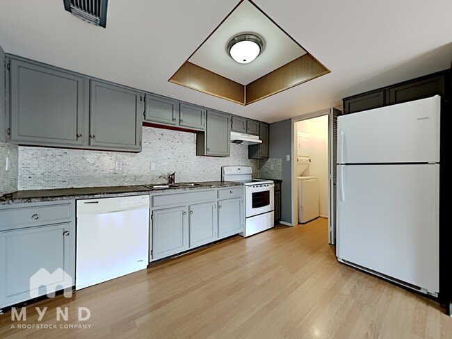 14777 Wunderlich Dr, Unit 110 in Houston, TX - Foto de edificio - Building Photo