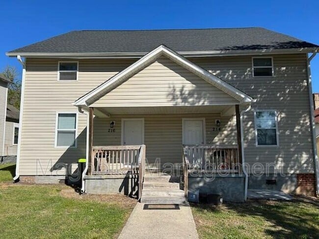 property at 216 Walnut St