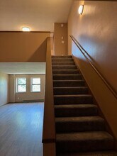 46 E Jackson St, Unit Apartment 4 in Hartford, WI - Building Photo - Building Photo