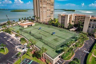 1080 S Collier Blvd in Marco Island, FL - Foto de edificio - Building Photo