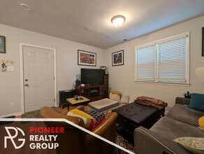 1520 W Melrose St, Unit 2R in Chicago, IL - Building Photo - Building Photo