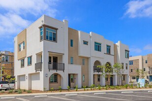 Suncrest at Ponte Vista I in San Pedro, CA - Building Photo