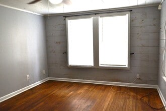 102 Beauregard St in Alvin, TX - Building Photo - Building Photo