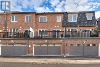 3002 Preserve Dr in Oakville, ON - Building Photo - Building Photo