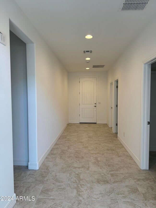 8920 W Denton Ln in Glendale, AZ - Foto de edificio - Building Photo