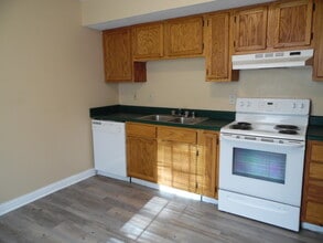 925 Altamont Ct in Versailles, KY - Building Photo - Building Photo