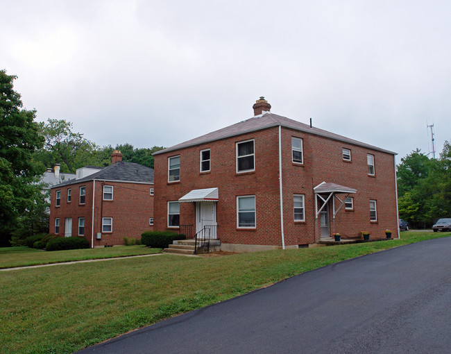 1560 E High St in Springfield, OH - Foto de edificio - Building Photo