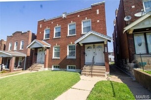 3927 Tholozan Ave in St. Louis, MO - Building Photo