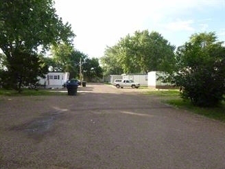 900 S Pearson Ave in Glendive, MT - Foto de edificio