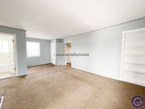 1263 Crestwood Rd in Toledo, OH - Building Photo - Building Photo