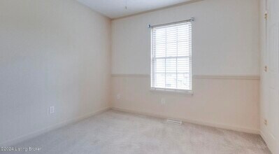 11305 Ashbrooke Gardens Dr in Louisville, KY - Building Photo - Building Photo