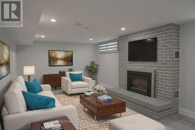 property at 1 Crescent Ct