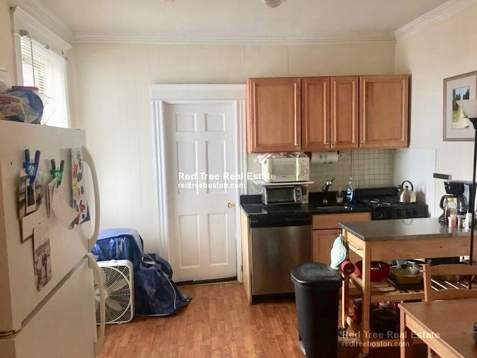 47 Park Vale Ave-Unit -10 in Boston, MA - Building Photo