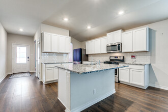 13516 Boothe Grv in San Antonio, TX - Building Photo - Building Photo