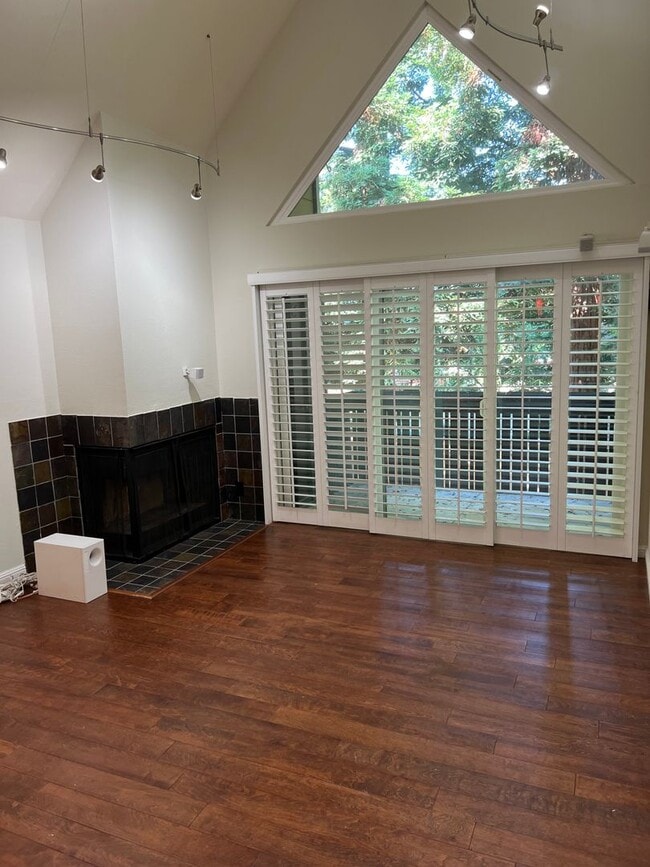 516 Thain Way in Palo Alto, CA - Building Photo - Building Photo