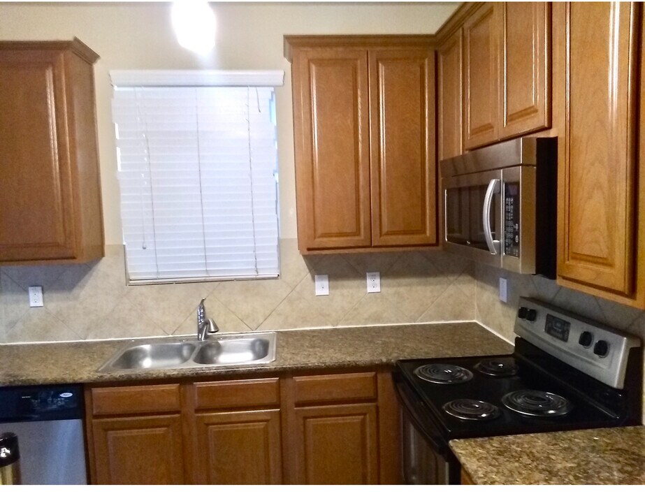 1514 Chinook in San Antonio, TX - Building Photo