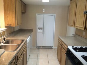 2030 Encino Cir in Austin, TX - Building Photo - Building Photo