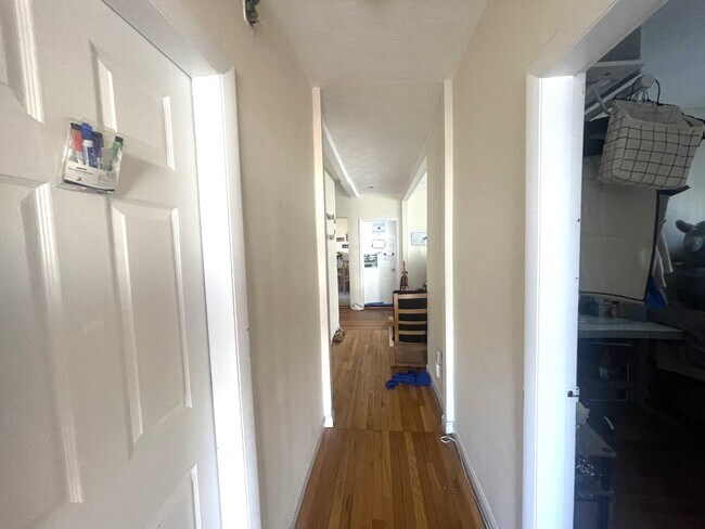 221 Boston Ave, Unit 2 in Medford, MA - Foto de edificio - Building Photo