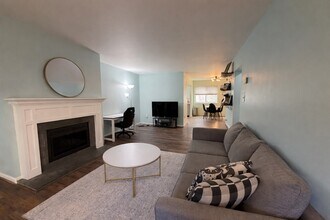 7 Nicole Cir, Unit #7 Nicole in Ossining, NY - Foto de edificio - Building Photo