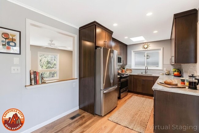 18 Fern Glade Rd in Asheville, NC - Building Photo - Building Photo