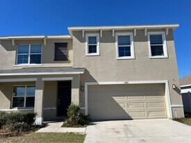 1703 Johnson Pointe Dr in Plant City, FL - Building Photo