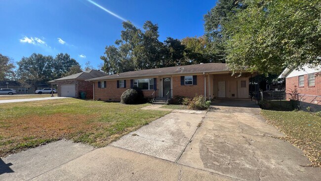 1506 S Detroit Ave in Russellville, AR - Building Photo - Building Photo