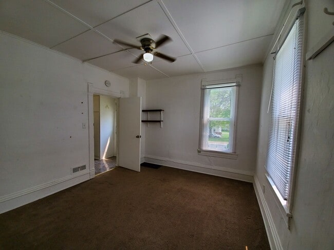 2512 Walnut St in Cedar Falls, IA - Building Photo - Building Photo