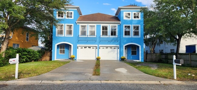 property at 113 Kenwood Ave