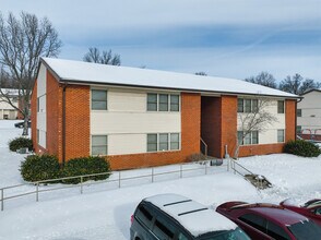 Williamsburg Terrace in Paris, KY - Foto de edificio - Building Photo