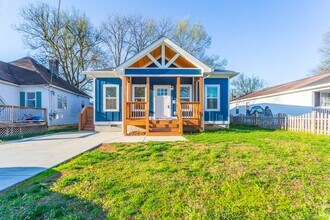 1608 Oak St in Chattanooga, TN - Building Photo - Building Photo