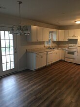 402 Mcclure Cir in Castle Hayne, NC - Building Photo - Building Photo