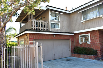 12612 Cranbrook Ave in Hawthorne, CA - Building Photo - Building Photo