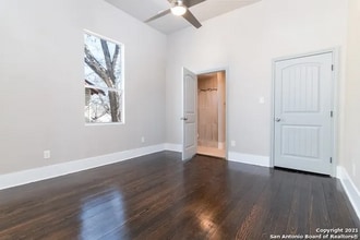 134 Paul St in San Antonio, TX - Foto de edificio - Building Photo