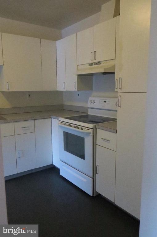 3 N Christopher Columbus Blvd in Philadelphia, PA - Building Photo - Building Photo