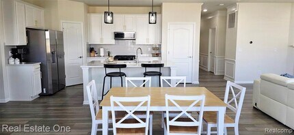 2720 Tulip Wy in Commerce Township, MI - Building Photo - Building Photo