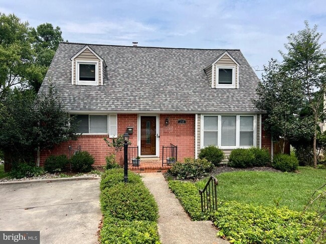 property at 218 Oak Ave