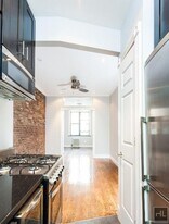 East 10th Street, Unit 2C in New York, NY - Building Photo