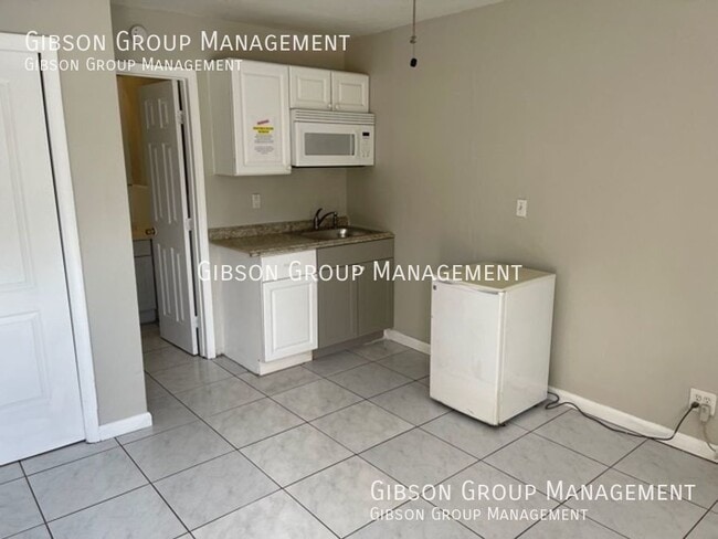 1104 NW 5th Ave-Unit -E in Fort Lauderdale, FL - Foto de edificio - Building Photo