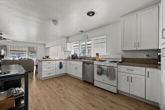 6180-6182 Mary Ln Dr in San Diego, CA - Building Photo - Building Photo