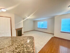 Lynnwood Home in Lynnwood, WA - Building Photo - Building Photo